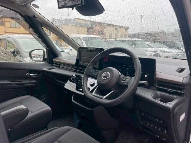 Nissan Serena 2025 — миниатюра 8