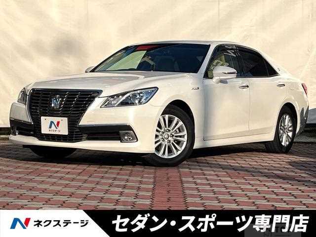 2013 Toyota Crown Hybrid