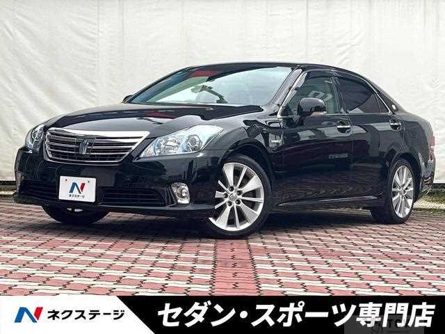 2012 Toyota Crown Hybrid