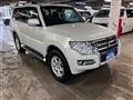 2017 Mitsubishi Pajero
