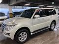 2017 Mitsubishi Pajero