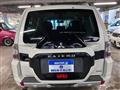 2017 Mitsubishi Pajero