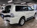 2017 Mitsubishi Pajero