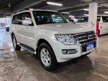 2017 Mitsubishi Pajero