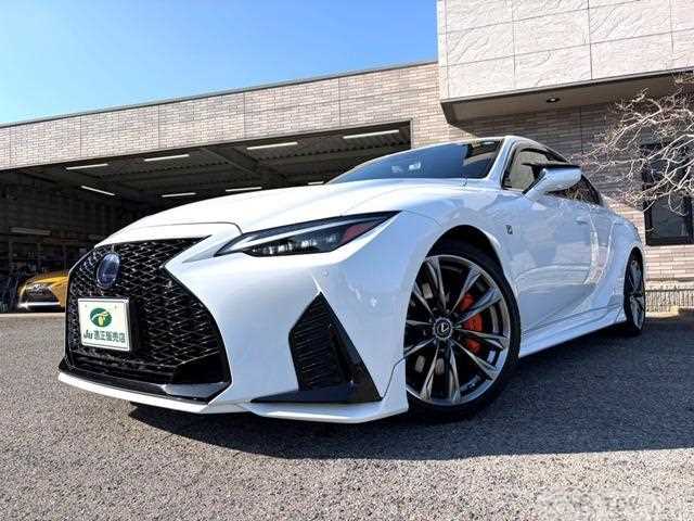 2021 Lexus IS