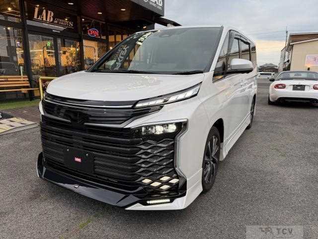 2025 Toyota Voxy