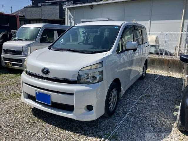 2013 Toyota Voxy