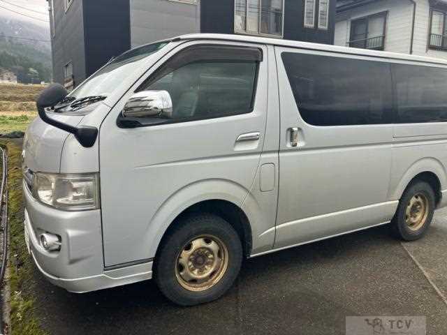 2005 Toyota Regius Wagon