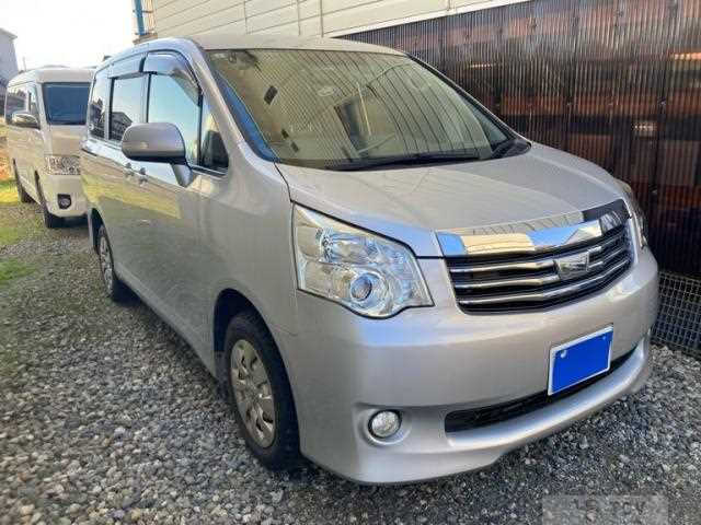 2013 Toyota Noah