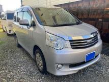 2013 Toyota Noah