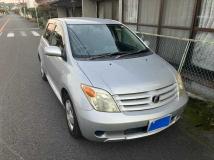 2005 Toyota IST