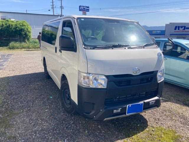 Toyota Hiace Van 2025 — миниатюра 3