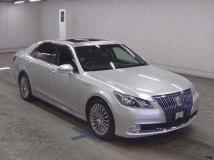 2015 Toyota Crown Majesta