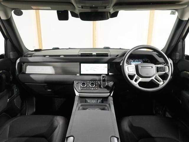 Land Rover Defender 2023 — фото 3 купить в Москве
