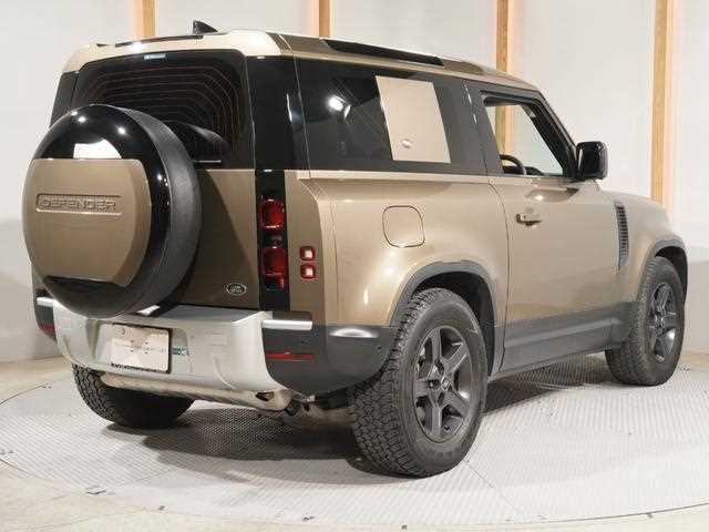 Land Rover Defender 2023 — фото 8 купить в Москве