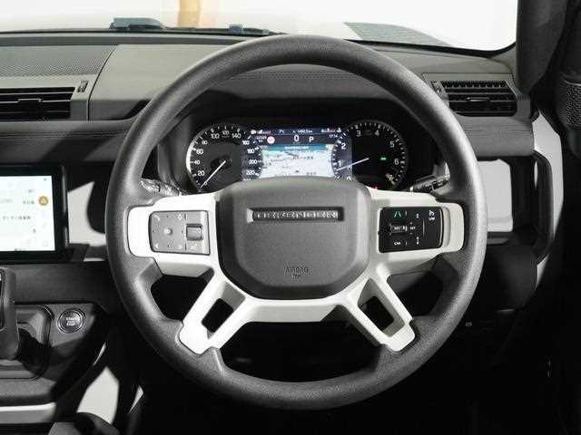 Land Rover Defender 2023 — фото 10 купить в Москве