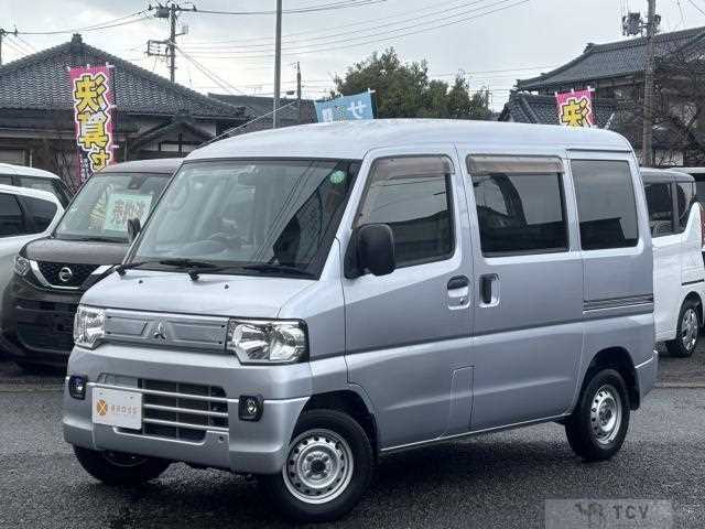 2012 Mitsubishi Minicab Van