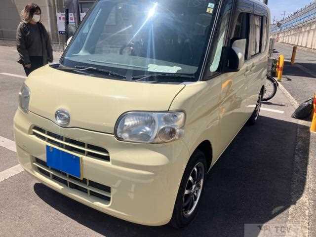 2011 Daihatsu Tanto