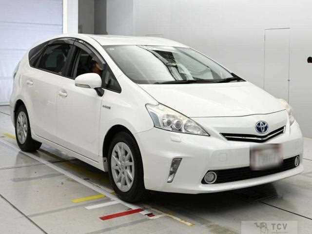 2013 Toyota PRIUS α