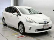 2013 Toyota PRIUS α