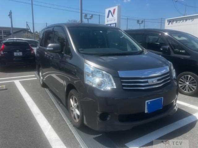 2012 Toyota Noah