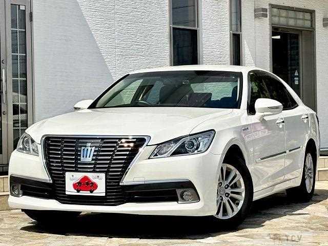 2013 Toyota Crown Hybrid