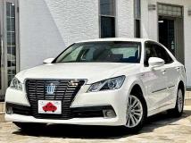 2013 Toyota Crown Hybrid