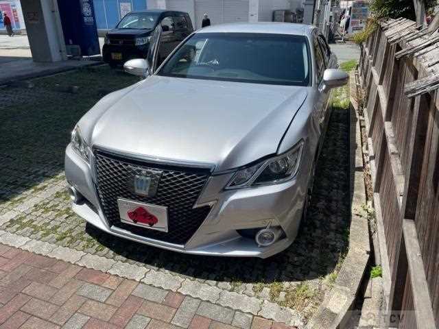 2014 Toyota Crown Hybrid