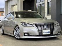 2017 Toyota Crown Hybrid