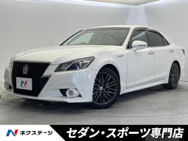 2015 Toyota Crown Hybrid
