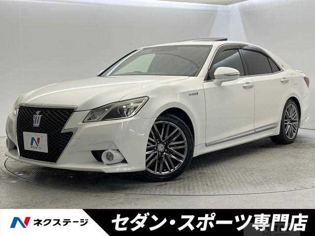 2013 Toyota Crown Hybrid