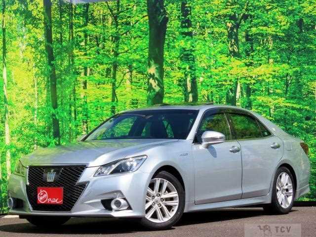2013 Toyota Crown Hybrid