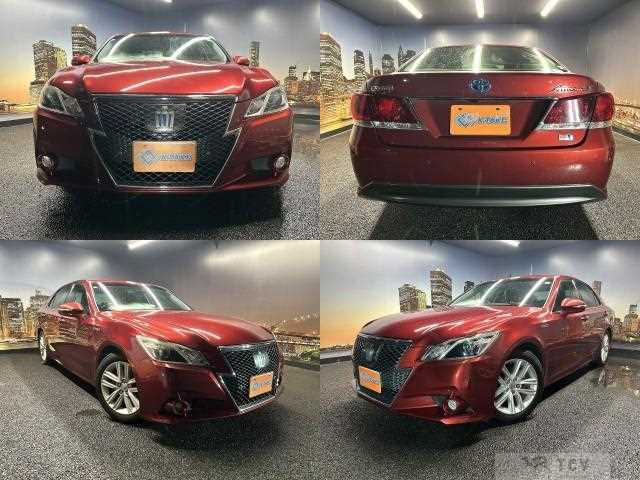 2014 Toyota Crown Hybrid