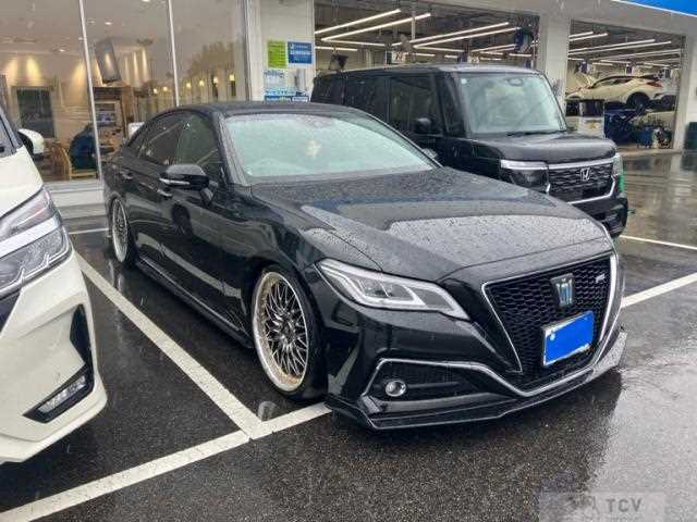 2018 Toyota Crown Hybrid