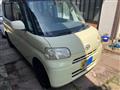 2011 Daihatsu Tanto