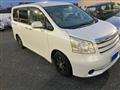 2010 Toyota Noah