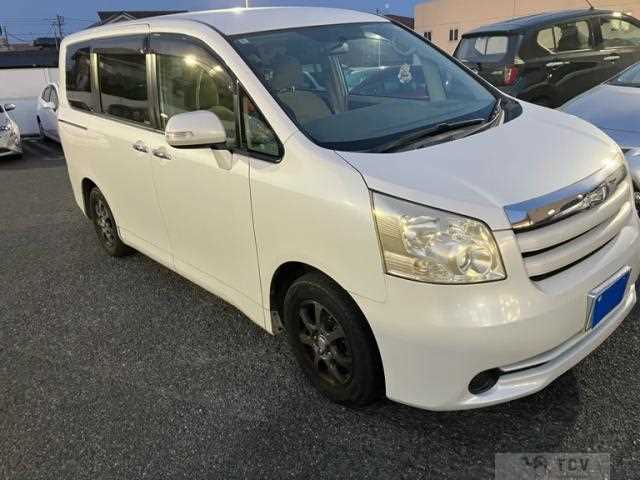 2010 Toyota Noah