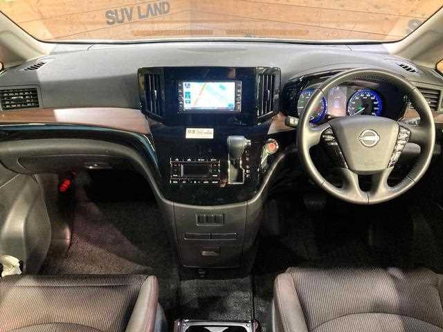 Nissan Elgrand 2024 — миниатюра 3