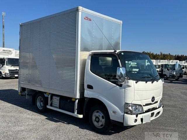 2022 Hino Dutro