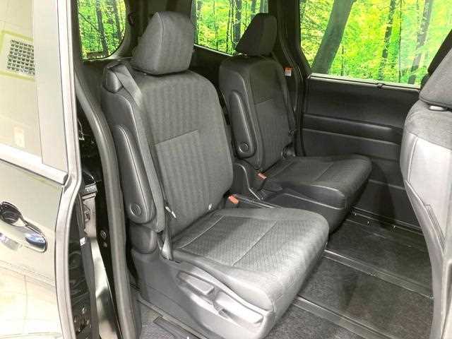 Toyota Voxy 2024 — миниатюра 10