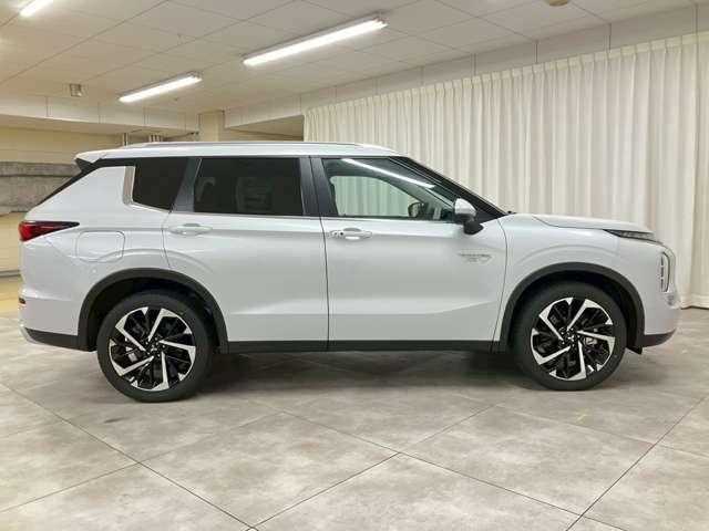 Mitsubishi Outlander 2023 — фото 5 купить в Москве
