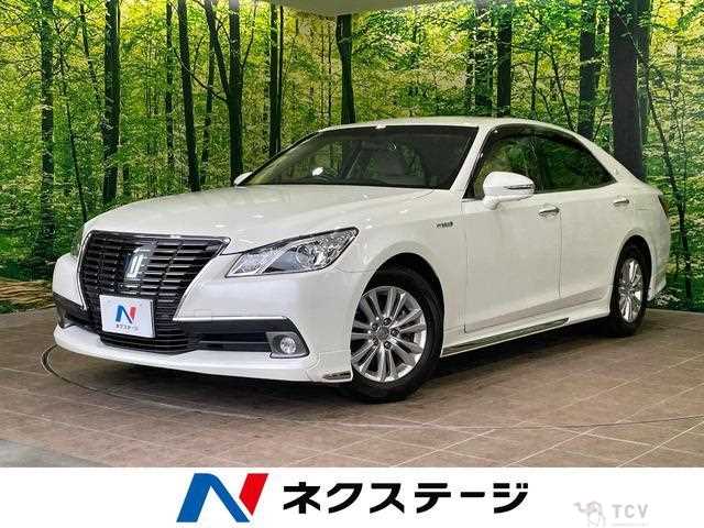 2014 Toyota Crown Hybrid
