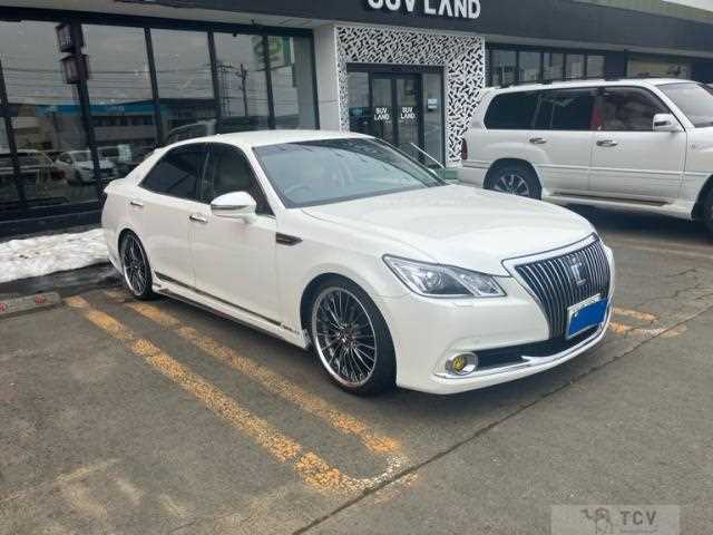 2014 Toyota Crown Hybrid