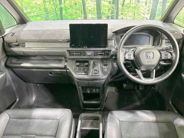 Honda Step WGN 2025 — фото 3 купить в Москве