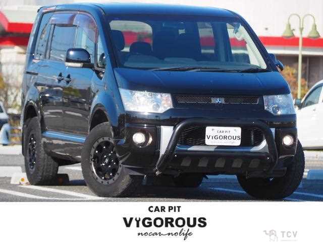 2011 Mitsubishi Delica D5