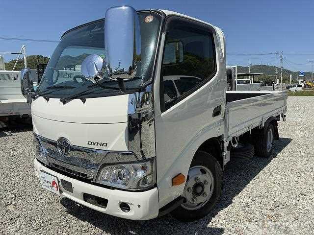 2022 Toyota Dyna Truck