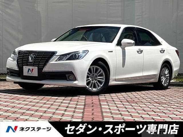 2013 Toyota Crown Hybrid