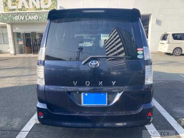 2006 Toyota Voxy