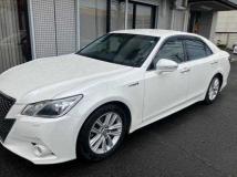 2013 Toyota Crown Hybrid