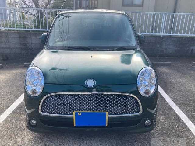 2005 Daihatsu Miragino